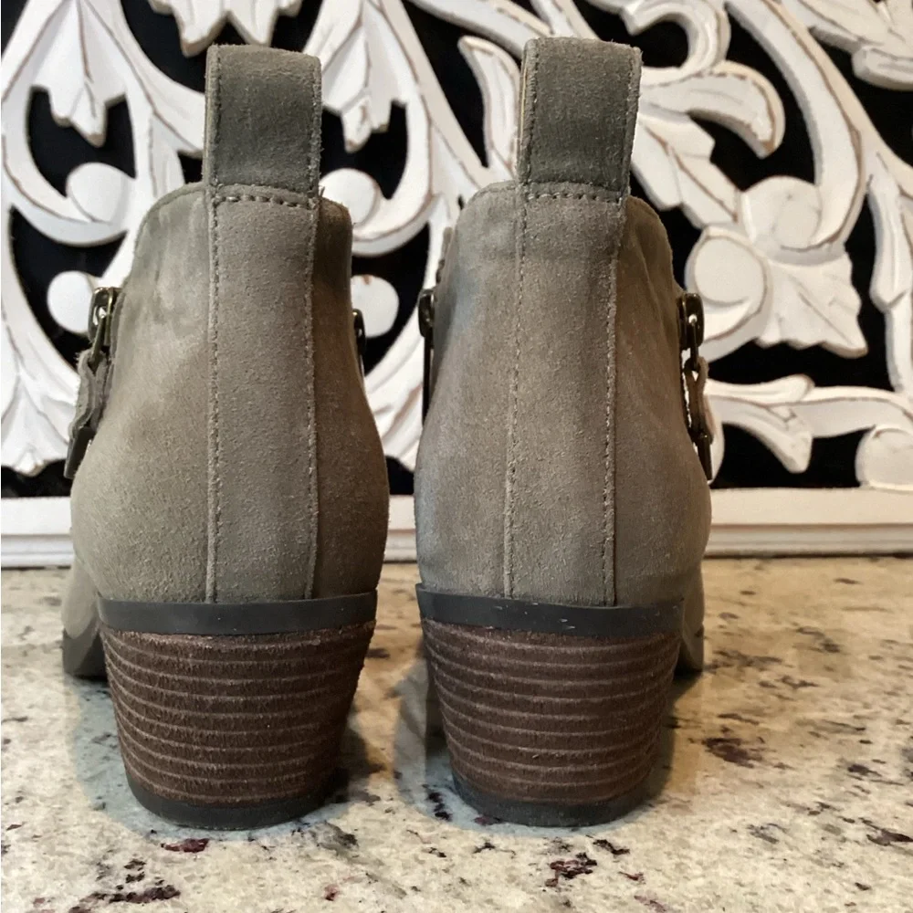 Vionic booties nice